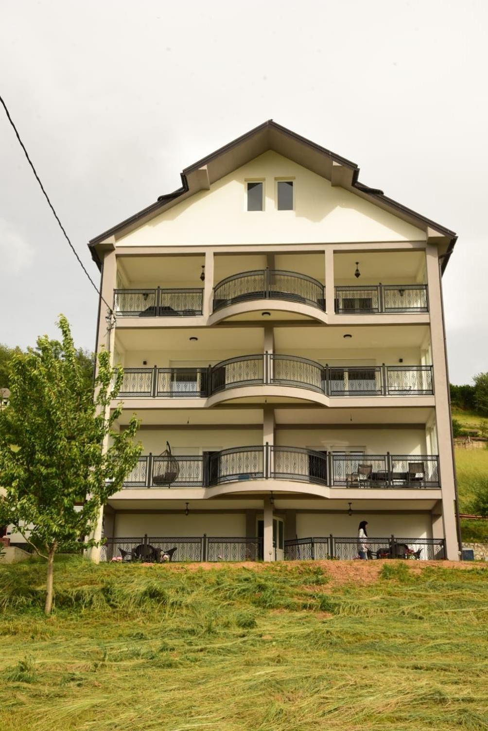 Lmm Apartmani 普拉夫 外观 照片